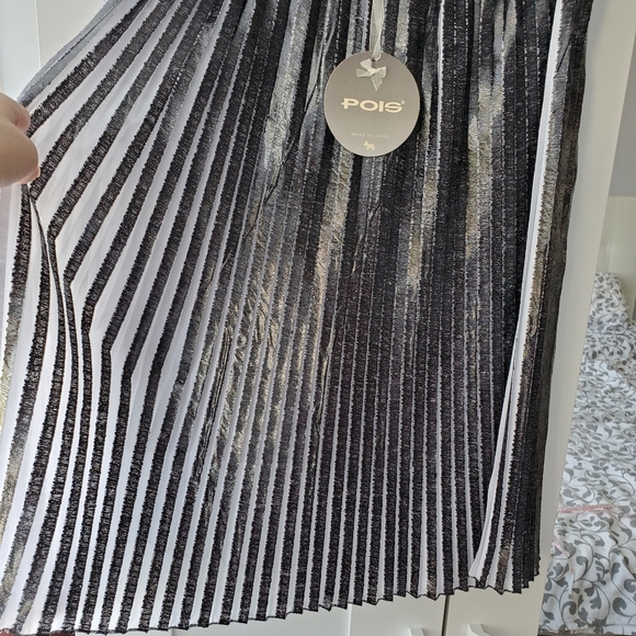 Black & White Pleated Skirt - Picture 2 of 3